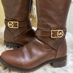 🌼Michael Kors 👢 🌼